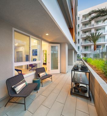 Large patio / balcony